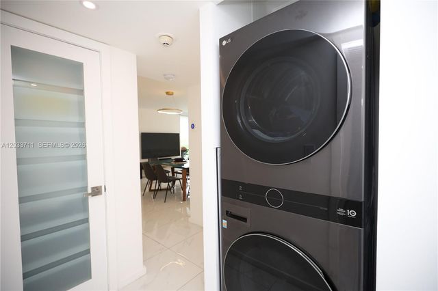 100 Bayview Drive 527, Sunny Isles Beach, FL 33160