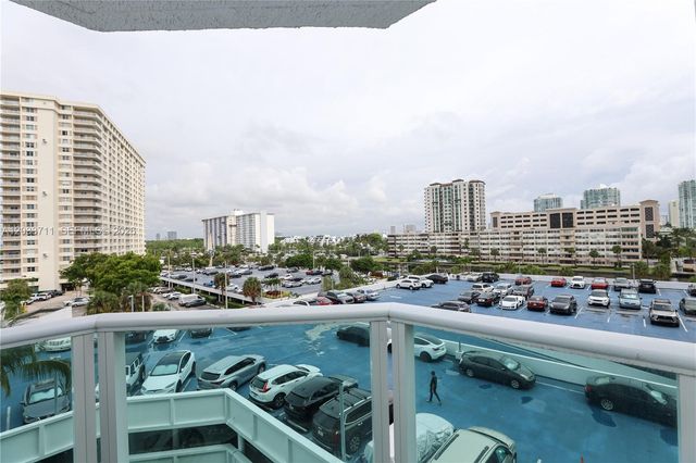 100 Bayview Drive 527, Sunny Isles Beach, FL 33160