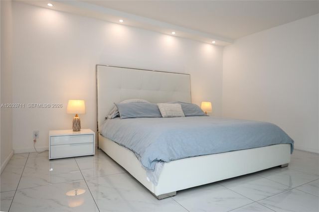 100 Bayview Drive 527, Sunny Isles Beach, FL 33160