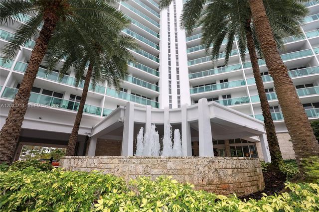 100 Bayview Drive 527, Sunny Isles Beach, FL 33160