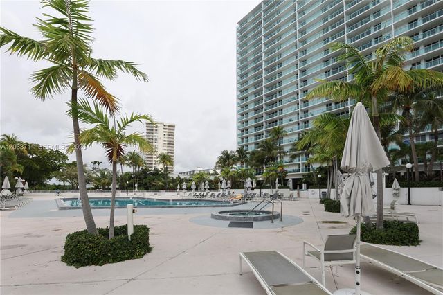 100 Bayview Drive 527, Sunny Isles Beach, FL 33160