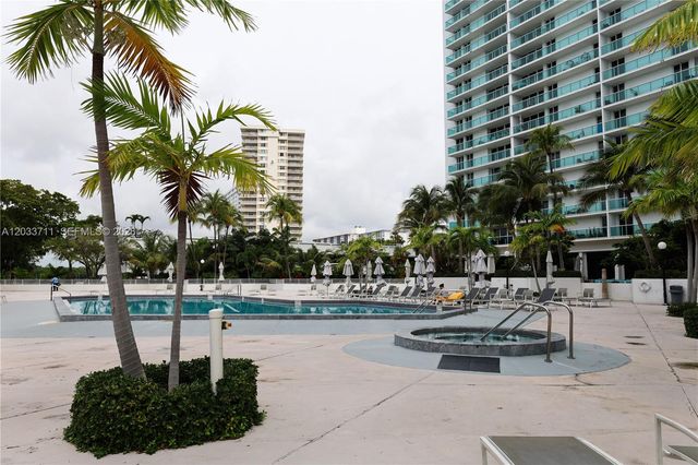 100 Bayview Drive 527, Sunny Isles Beach, FL 33160