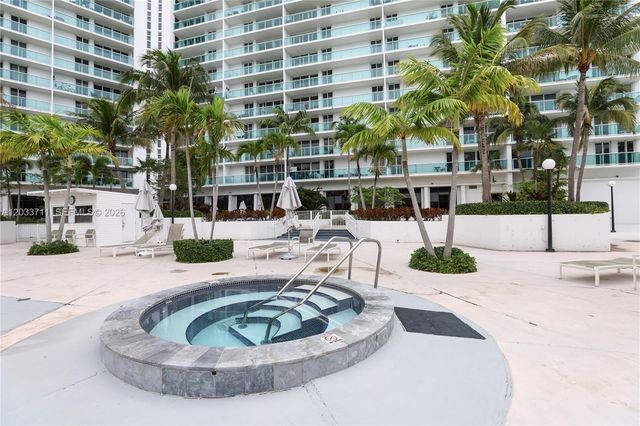100 Bayview Drive 527, Sunny Isles Beach, FL 33160