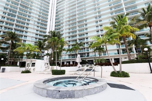 100 Bayview Drive 527, Sunny Isles Beach, FL 33160