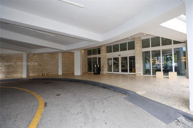 100 Bayview Drive 527, Sunny Isles Beach, FL 33160