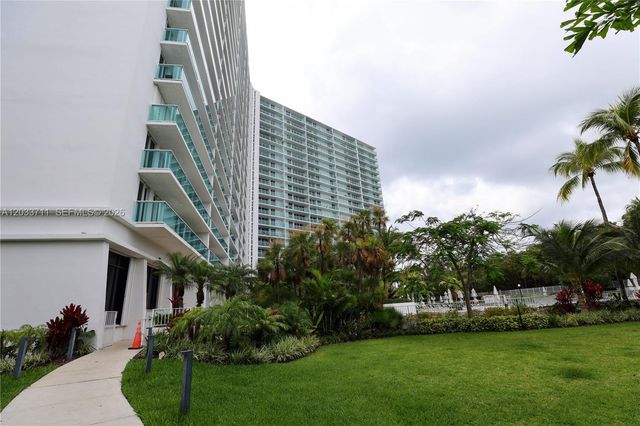 100 Bayview Drive 527, Sunny Isles Beach, FL 33160