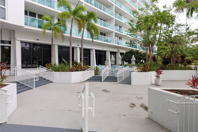 100 Bayview Drive 527, Sunny Isles Beach, FL 33160