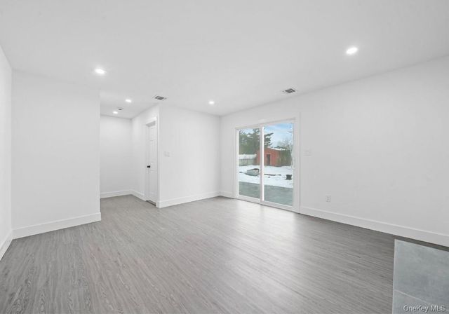 200 Irish Lane, Islip Terrace, NY 11752