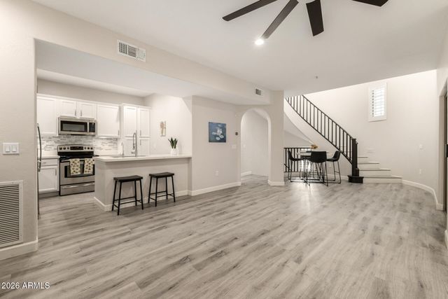 3935 E ROUGH RIDER Road 1071, Phoenix, AZ 85050