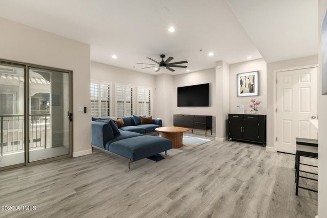 3935 E ROUGH RIDER Road 1071, Phoenix, AZ 85050