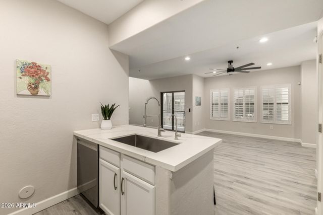 3935 E ROUGH RIDER Road 1071, Phoenix, AZ 85050