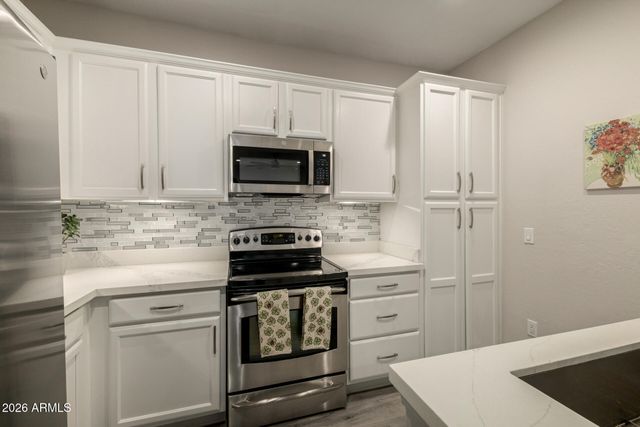 3935 E ROUGH RIDER Road 1071, Phoenix, AZ 85050