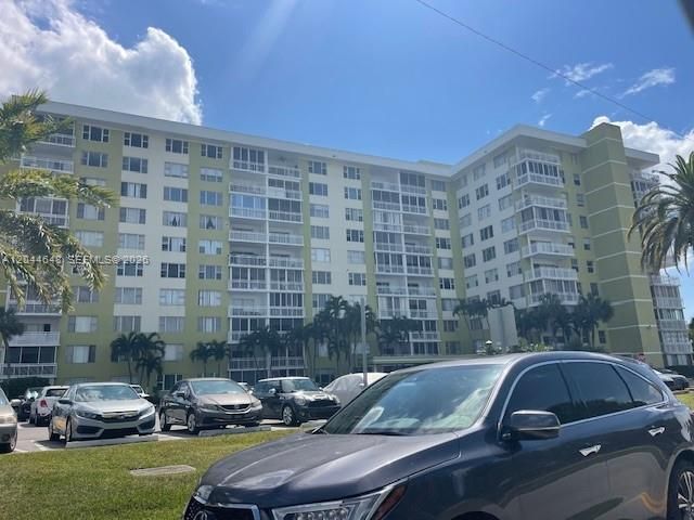 4400 Hillcrest Dr 701b 701B, Hollywood, FL 33021