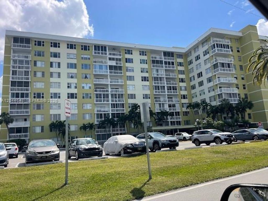 4400 Hillcrest Dr 701b 701B, Hollywood, FL 33021