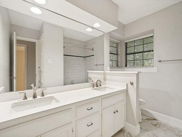 241 Southview Drive, Hudson Oaks, TX 76087
