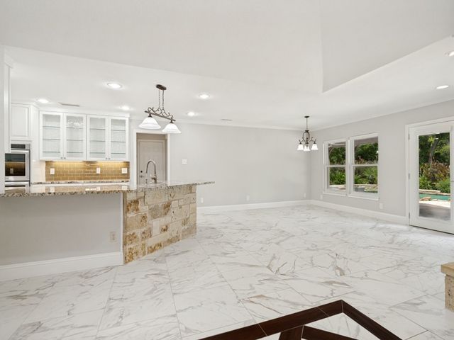 241 Southview Drive, Hudson Oaks, TX 76087