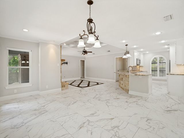 241 Southview Drive, Hudson Oaks, TX 76087
