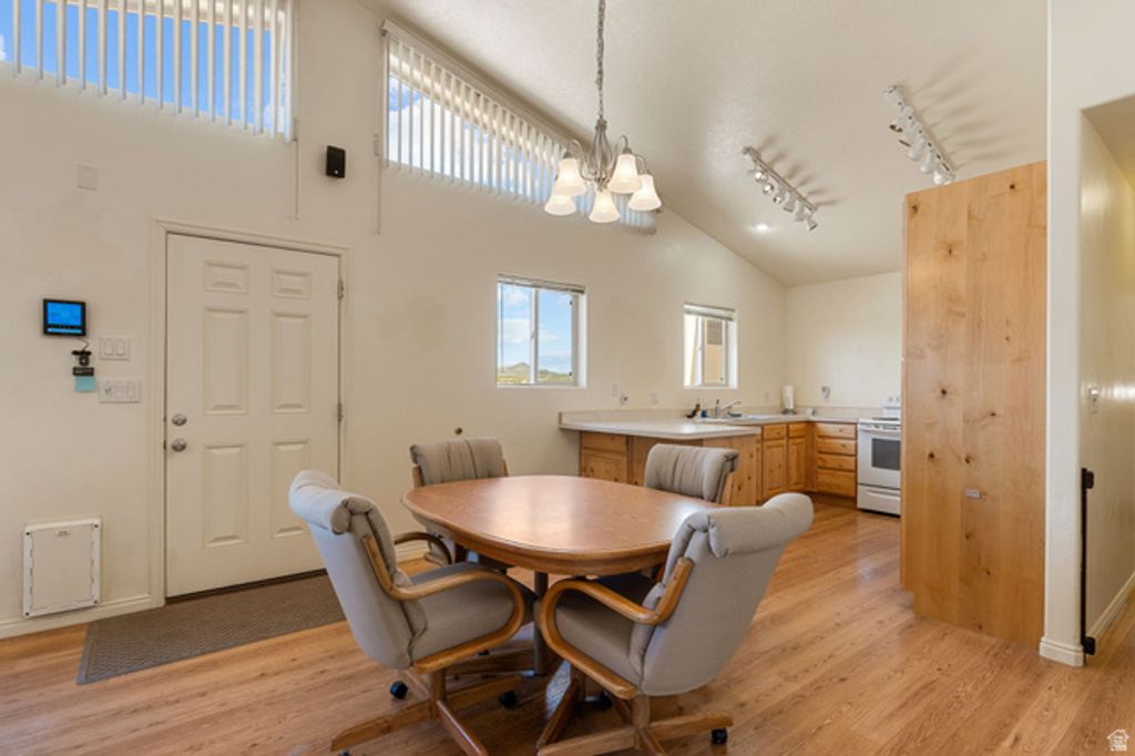 Image 30 of property listing at 5060 N 3550 W, Cedar City, UT 84721