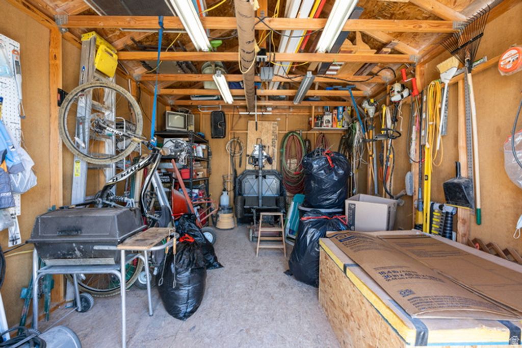 Image 36 of property listing at 5060 N 3550 W, Cedar City, UT 84721
