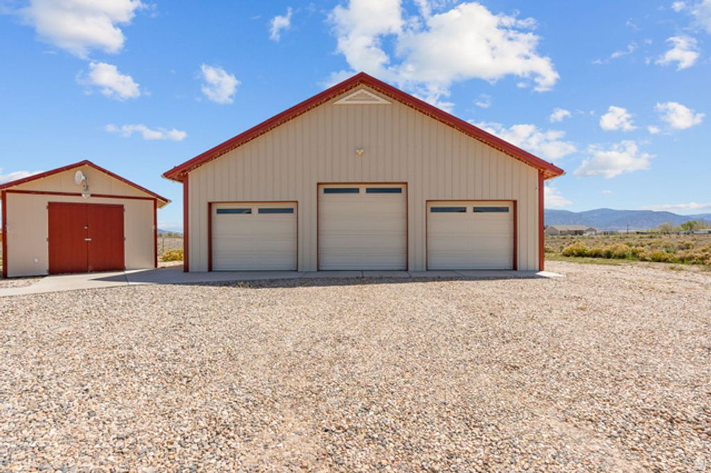 Image 39 of property listing at 5060 N 3550 W, Cedar City, UT 84721