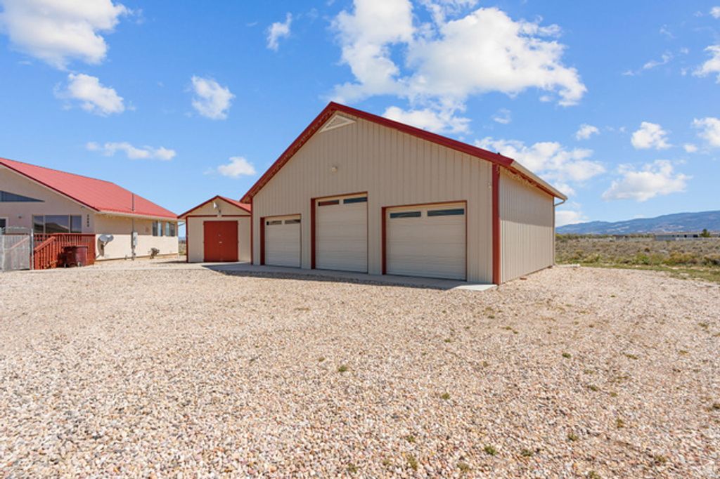 Image 40 of property listing at 5060 N 3550 W, Cedar City, UT 84721
