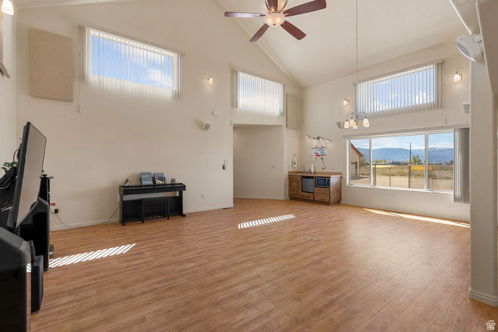 Image 5 of property listing at 5060 N 3550 W, Cedar City, UT 84721