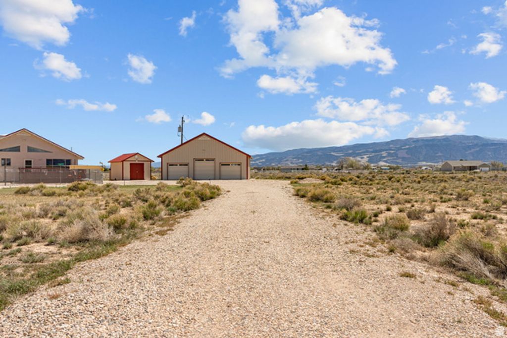 Image 54 of property listing at 5060 N 3550 W, Cedar City, UT 84721