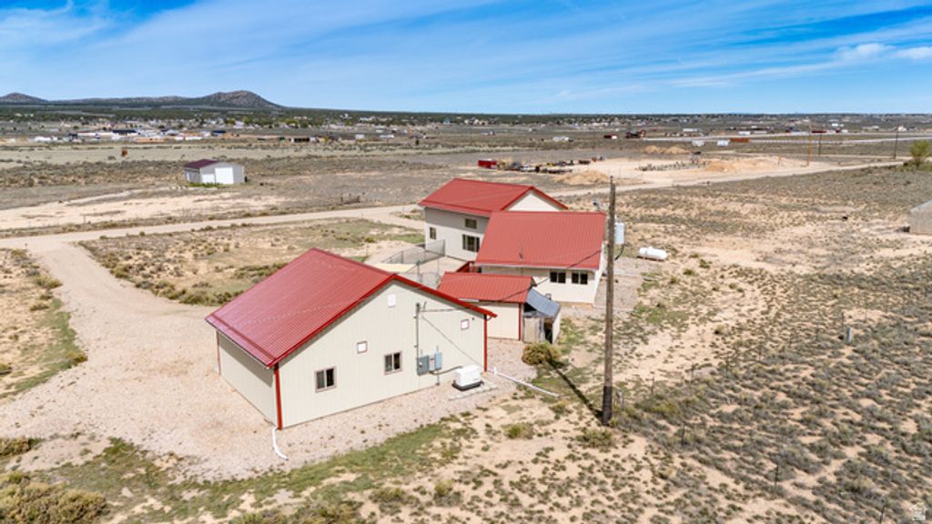 Image 57 of property listing at 5060 N 3550 W, Cedar City, UT 84721