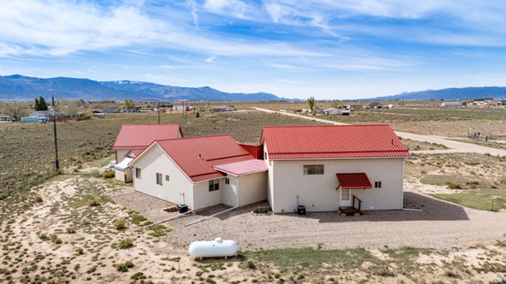 Image 59 of property listing at 5060 N 3550 W, Cedar City, UT 84721