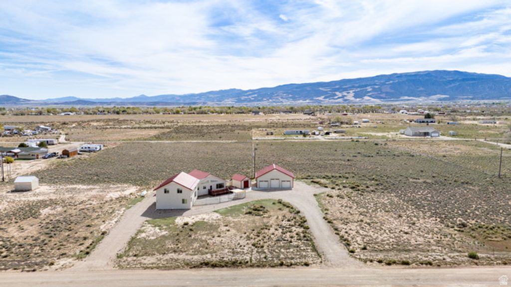 Image 63 of property listing at 5060 N 3550 W, Cedar City, UT 84721