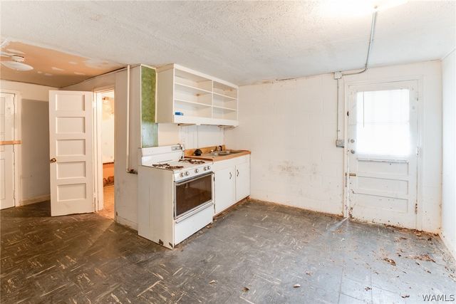 2111 18th, Northport, AL 35476