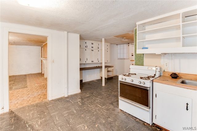 2111 18th, Northport, AL 35476
