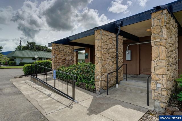 2715 Willetta St SW, Albany, OR 97321