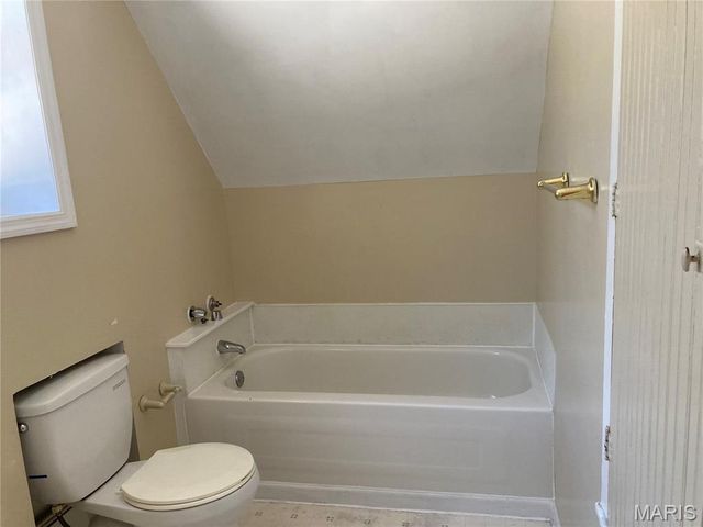 5121 Wicklow Place, St Louis, MO 63111