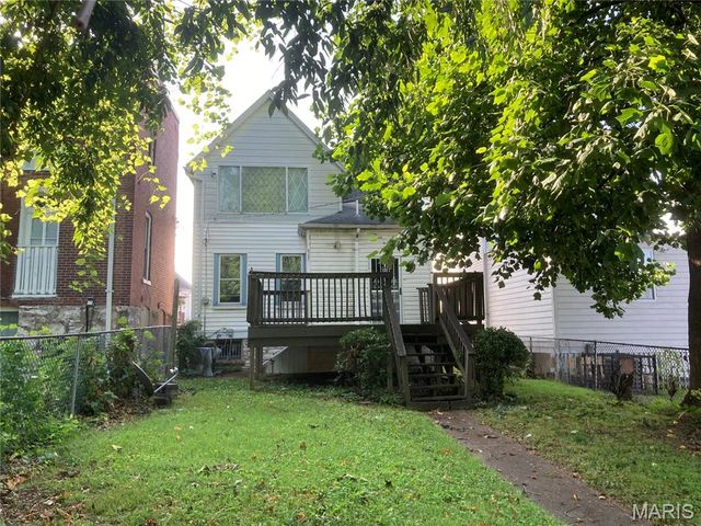 5121 Wicklow Place, St Louis, MO 63111