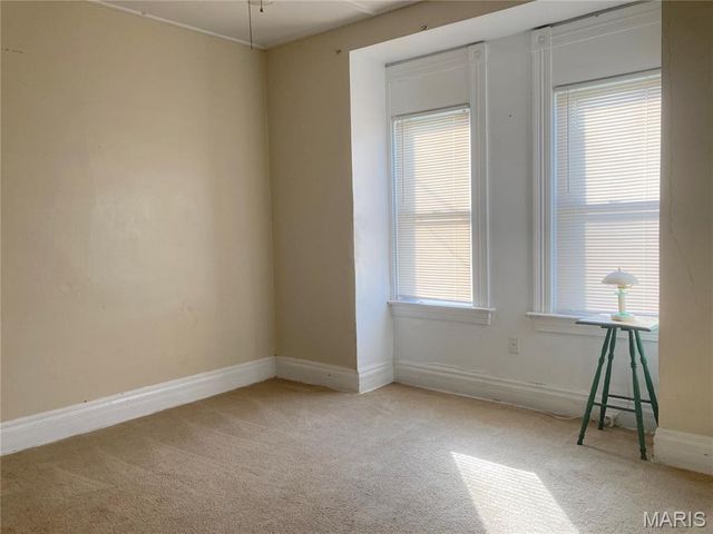 5121 Wicklow Place, St Louis, MO 63111