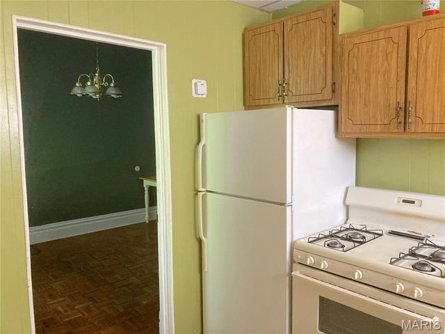 5121 Wicklow Place, St Louis, MO 63111