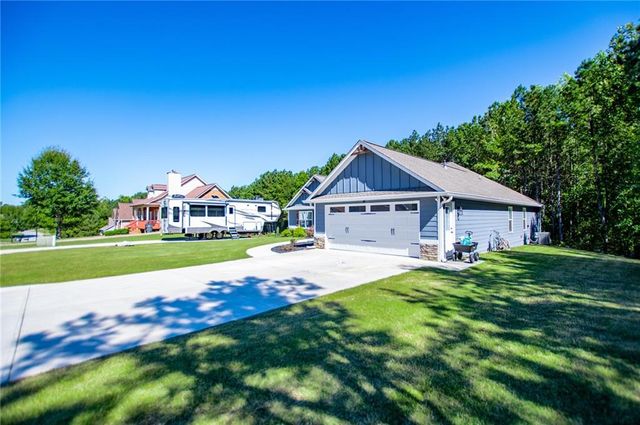 142 Lawrence Drive, Villa Rica, GA 30180