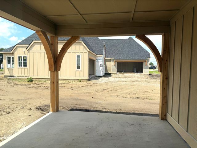 2712 NW Cedarwood Drive, Ankeny, IA 50023