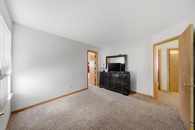 1620 Manor Oaks Drive, Plainfield, IL 60586