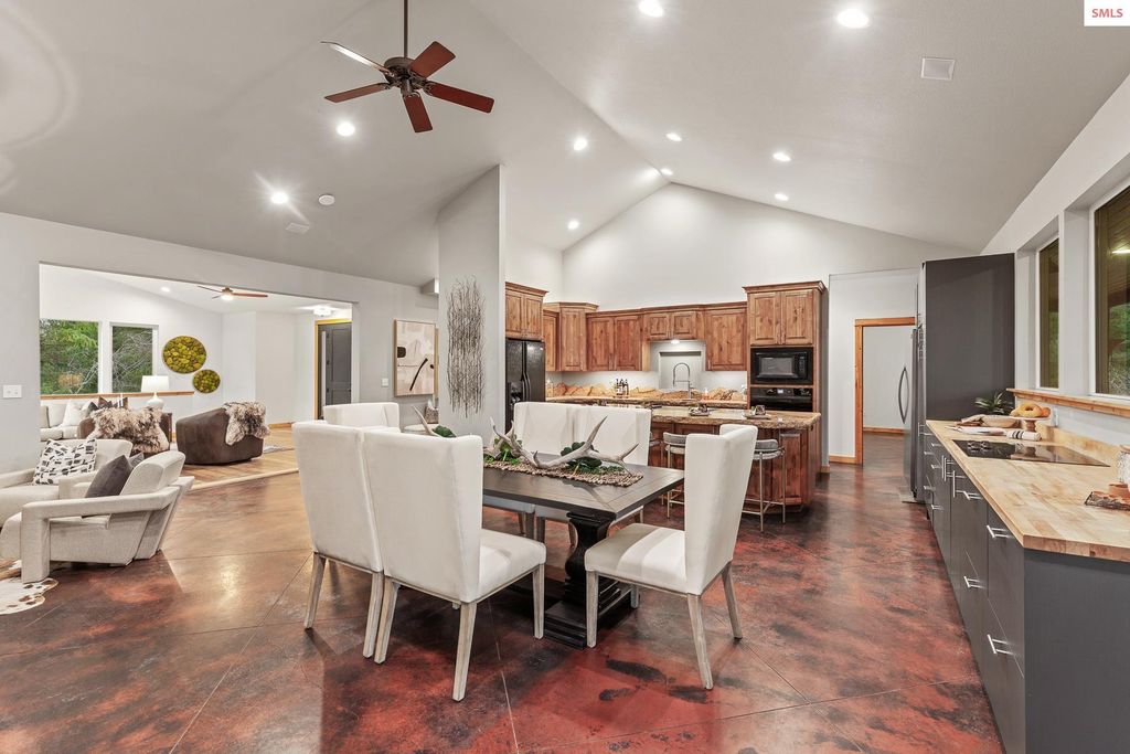 672 Hopkins Rd, Sandpoint, ID 83864 photo 17