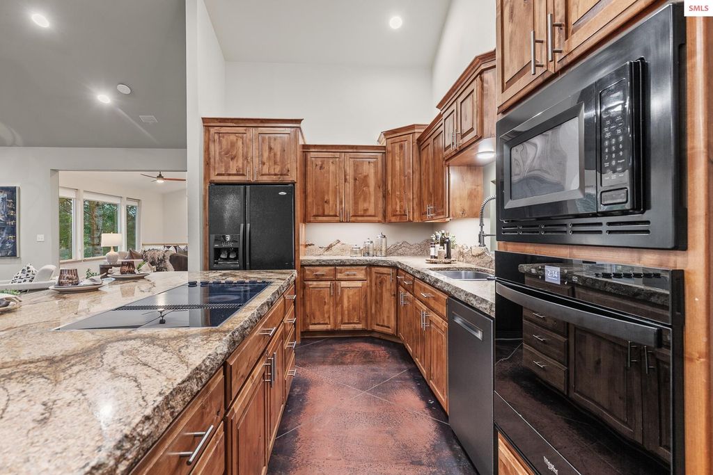 672 Hopkins Rd, Sandpoint, ID 83864 photo 21