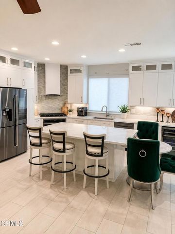 28328 Berylwood Place, Valencia, CA 91354