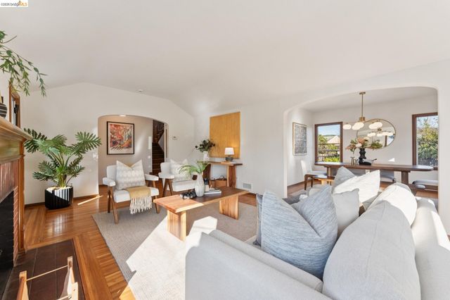 636 38th St, Richmond, CA 94805