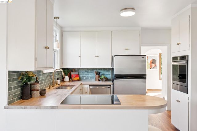 636 38th St, Richmond, CA 94805