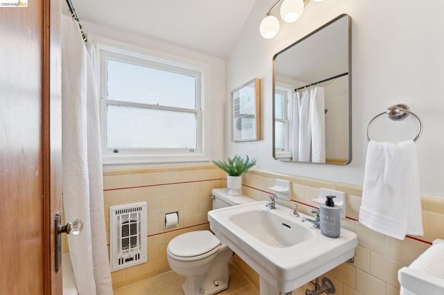 636 38th St, Richmond, CA 94805