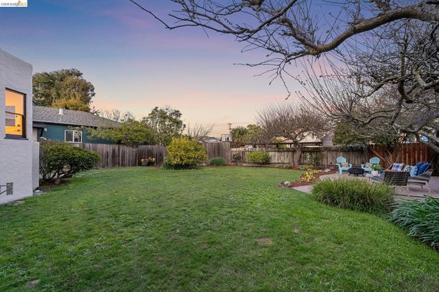 636 38th St, Richmond, CA 94805