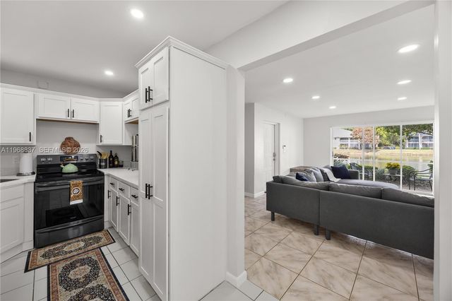 13870 Oneida Dr H1, Delray Beach, FL 33446