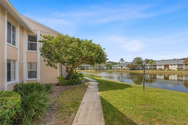 13870 Oneida Dr H1, Delray Beach, FL 33446