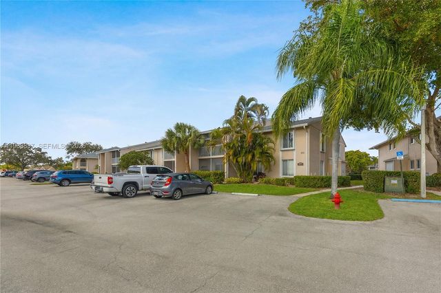 13870 Oneida Dr H1, Delray Beach, FL 33446